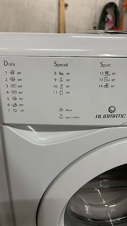 Waschmaschinen: Aliomatic (Indesit) Waschmaschine – Gebraucht aus zürich von WischiWaschi68 1