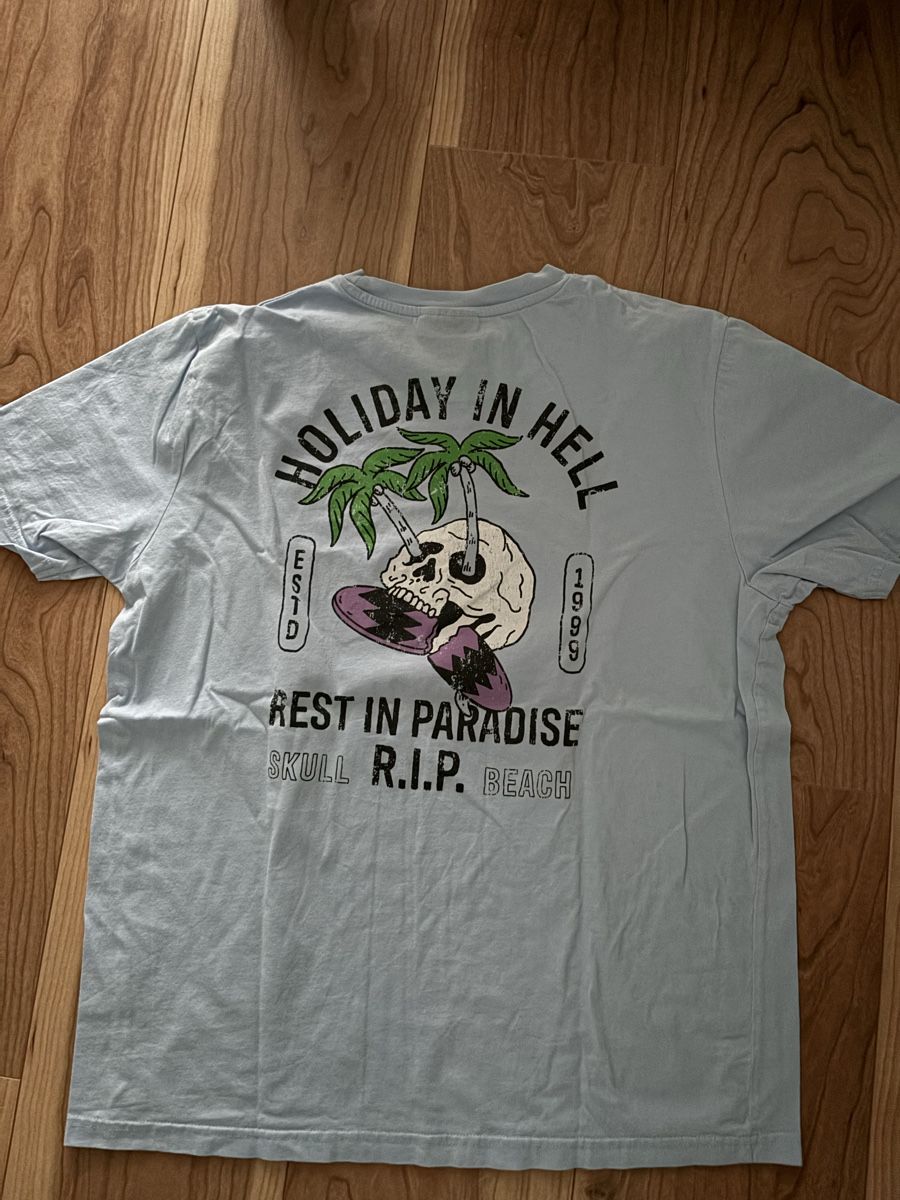T-shirt: T-Shirt – Nuovo (secondo la descrizione) da Dübendorf venduto da dor_2yvd 2