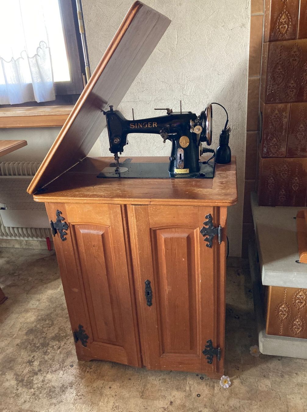 Singer Macchine da cucire: Antike Singer Nähmaschine – Usato da Bubendorf venduto da bebobu 4