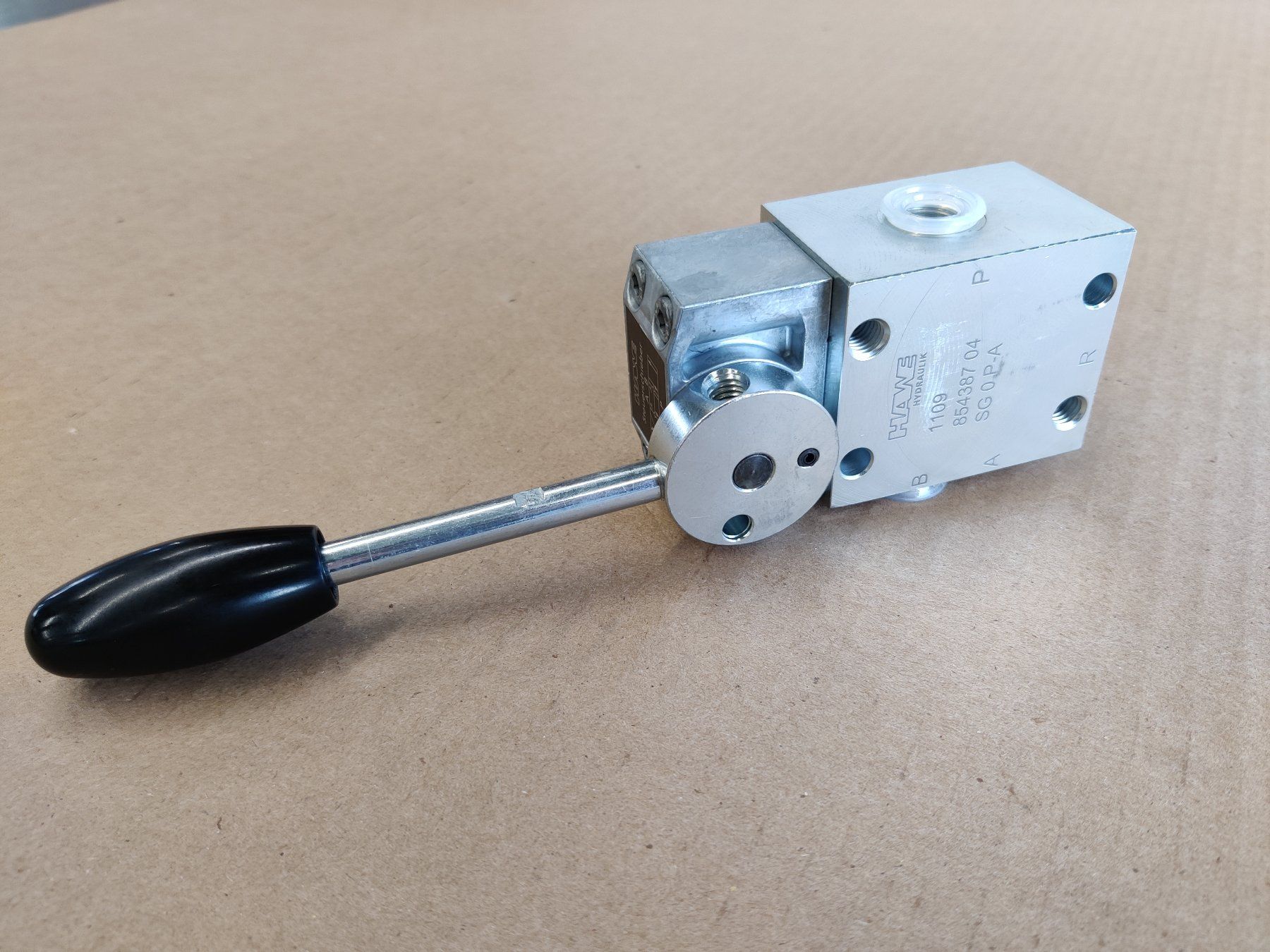 Tutte le macchine: Hawe Wegeschieber mit Handhebel 04 – Nuovo e nell'imballaggio originale da Fischbach-Göslikon venduto da Elektromech_Verkauf 3