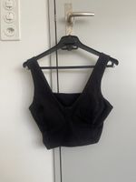 Schwarzes Top