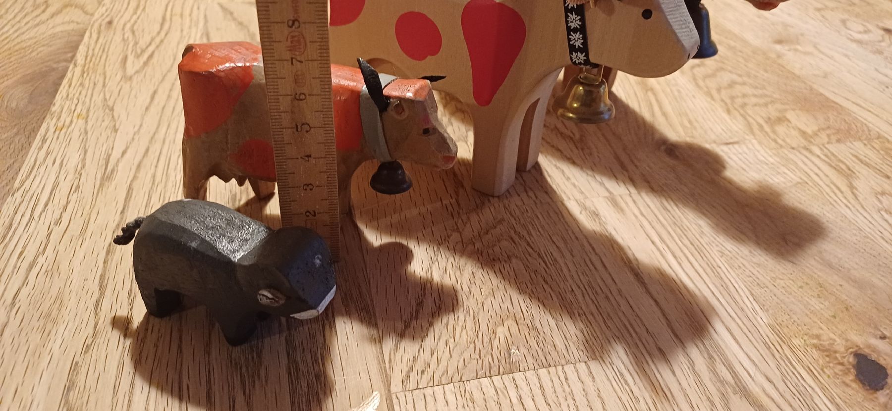 Articoli in legno: 4 Holzkühe – Usato da Flawil venduto da Naphtali 4
