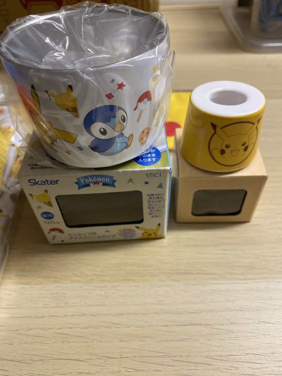 Pokémon Statuette: Pikachu Merchandise Set, Pokemon NEU – Nuovo e nell'imballaggio originale da Basel venduto da spider-loc 1