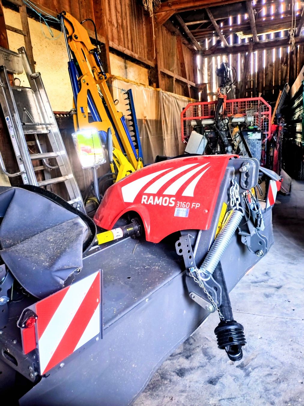 Fella Tutte le macchine: Fella, Frontmähwerk – Usato da Wangen ZH venduto da Kurvepuur 3