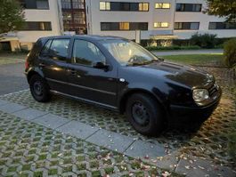 VW Golf Limousine schwarz 1.6 Liter 291439 km