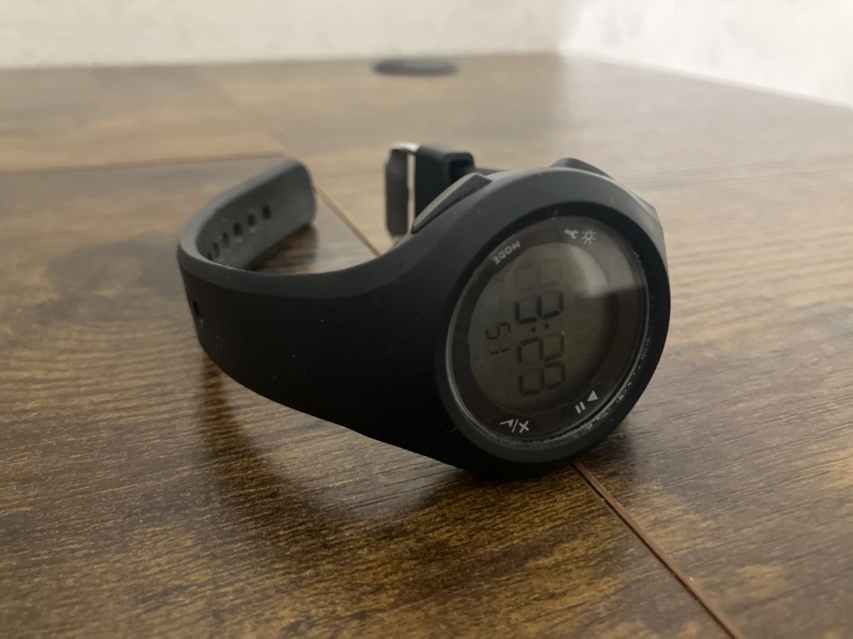 Armbänder & -reifen: Armbanduhr Decathlon – Gebraucht aus Safenwil von Momohabilis