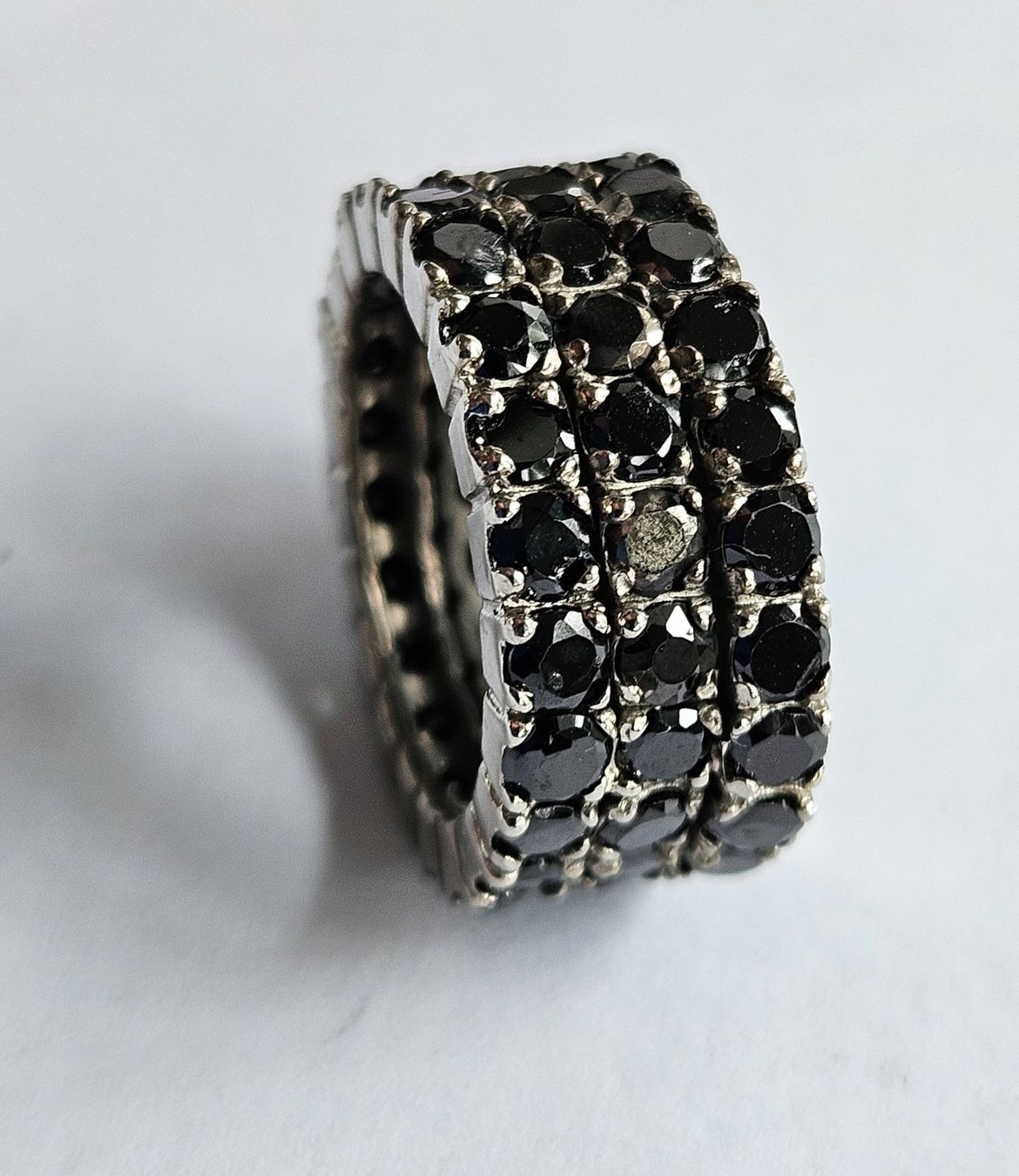 Onyx Ringe: Ring  black Onyx drei reihig Grösse 54 – Neu (gemäss Beschreibung) aus Zürich von adriben