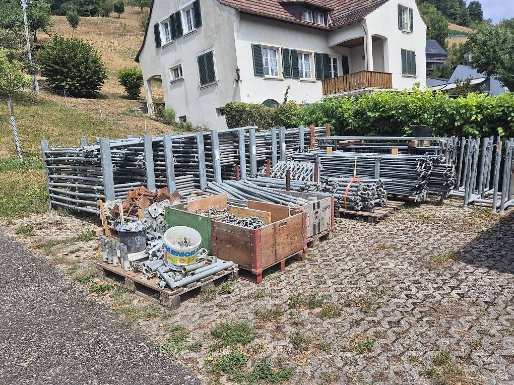 Gerüste: Fassadengerüst Conrad Kern – Gebraucht aus Lampenberg von ChReBau