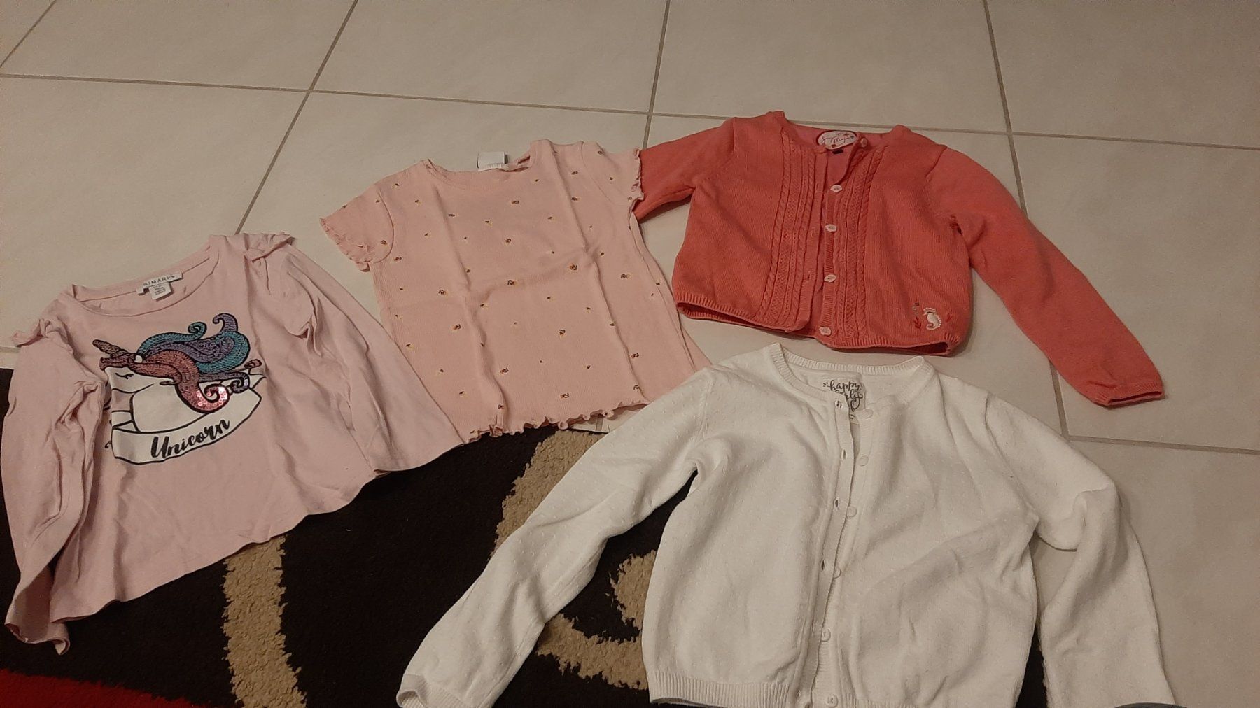 Lotti & Set di vestiti: K..56) Mädchen Kleiderset ca. 110 – Usato da Wil SG venduto da Saxer1