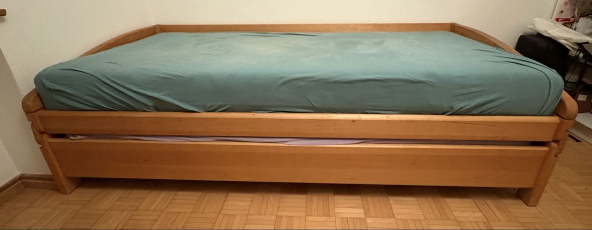 Lits: Klapp-holz Bett – D'occasion à Basel par nad_8ll7