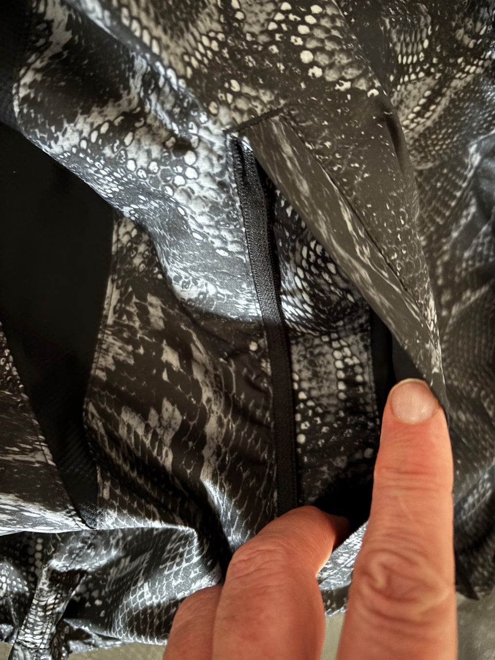 Adidas Jacken: ADIDAS Own The Run Excite WIND. RDY Jacke – Gebraucht aus Zürich von CallMeAppetite 4