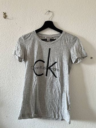 Calvin Klein T-shirt
