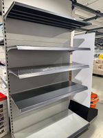 Liquidation complète  Aménagement de magasin à vendre