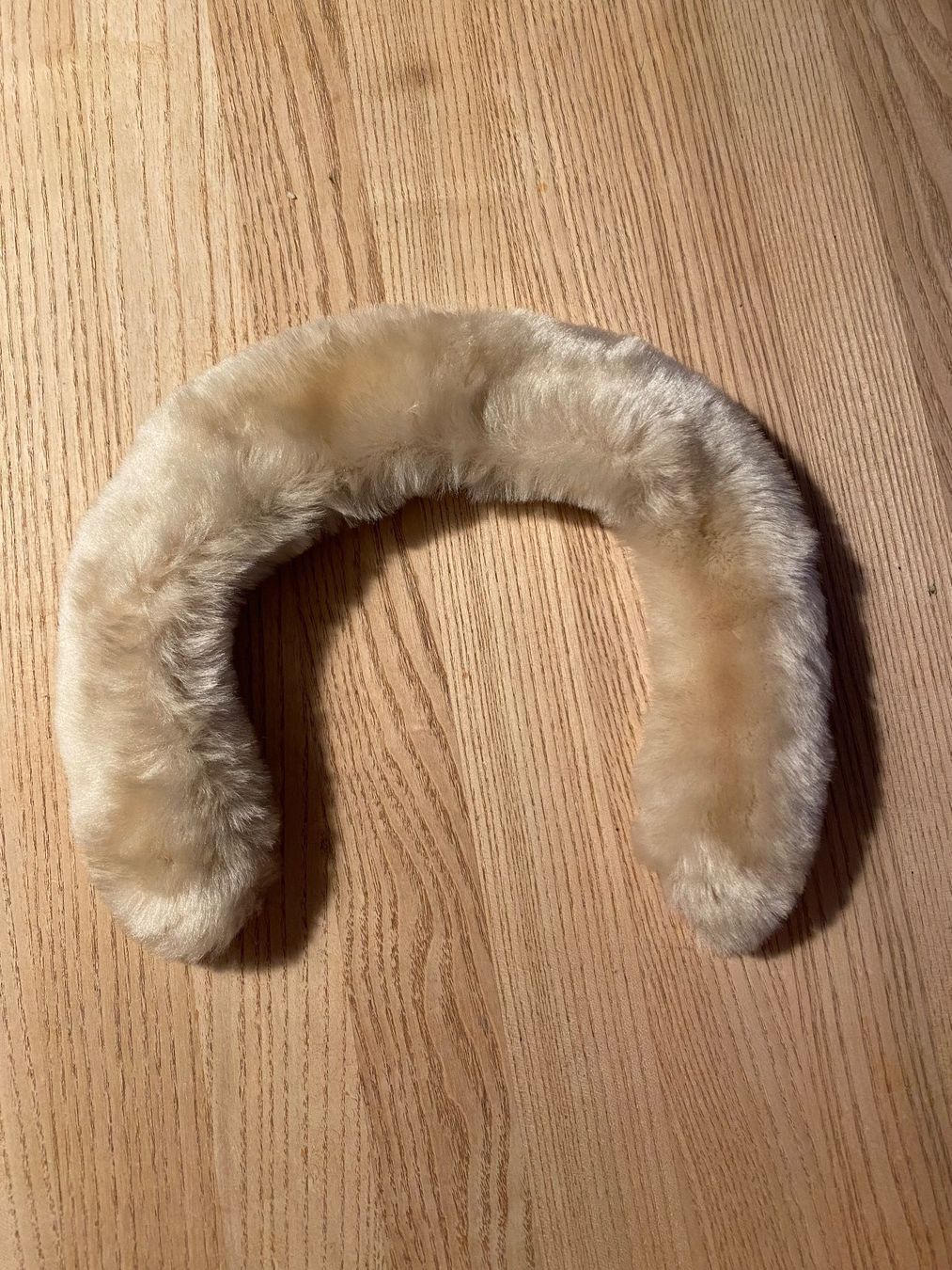 Sonstige Mädchenkleider: Kunstfellkragen, beige, Winterkragen – Gebraucht aus Rüschlikon von Emma01 2