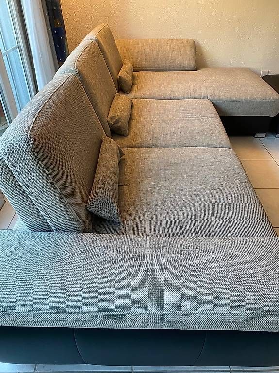 Sofas: Sofa beige – Gebraucht aus Hinwil von Hiwikeb