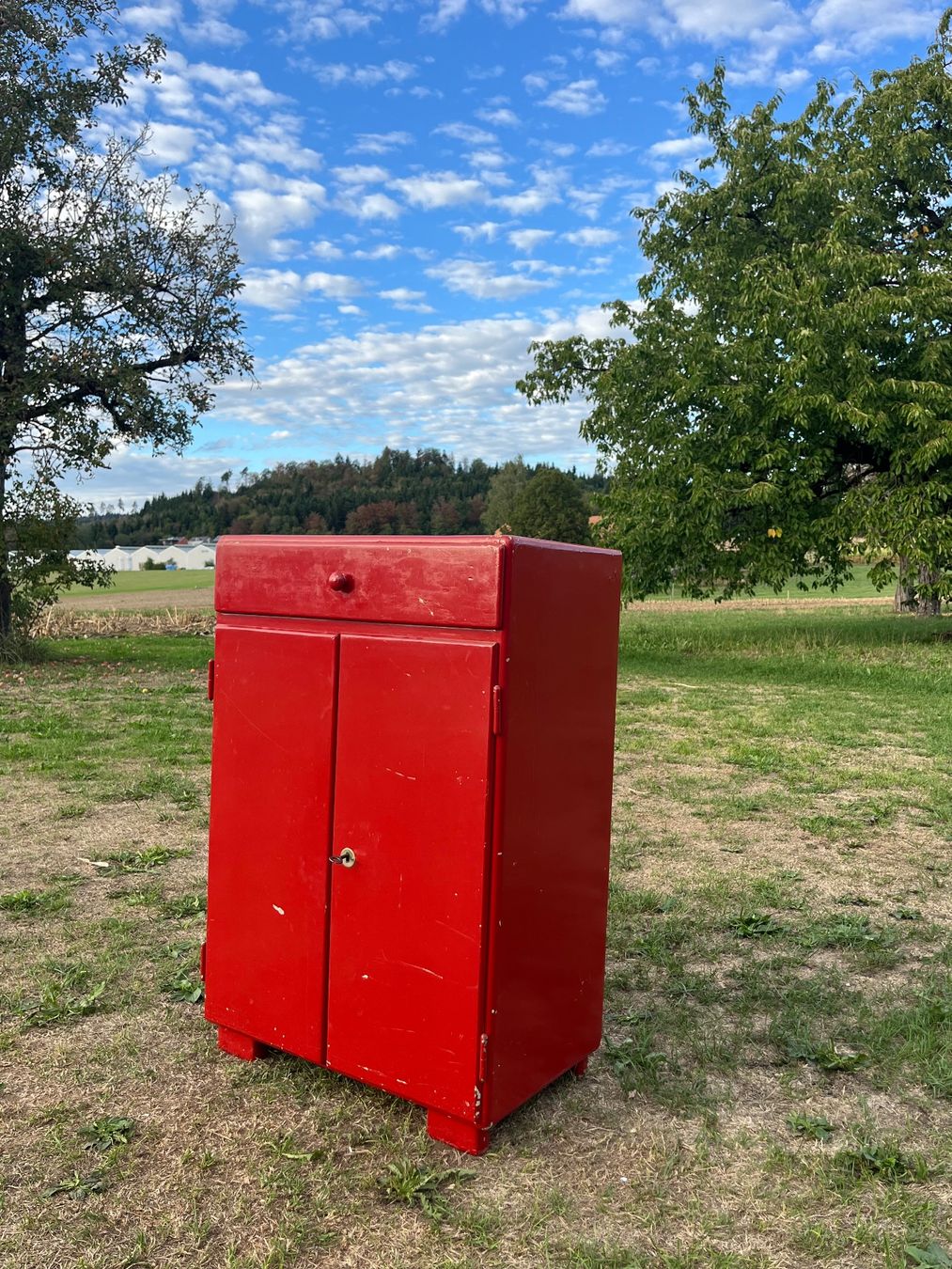 Armadi: Rotes Möbeli 70 er Jahre – Usato da Allmendingen b. BE venduto da juair 1