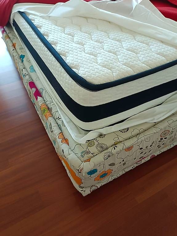 Letti: Letto matrimoniale compl. | Doppelbett | Lit double – Usato da Giubiasco venduto da pat_6qrv 4