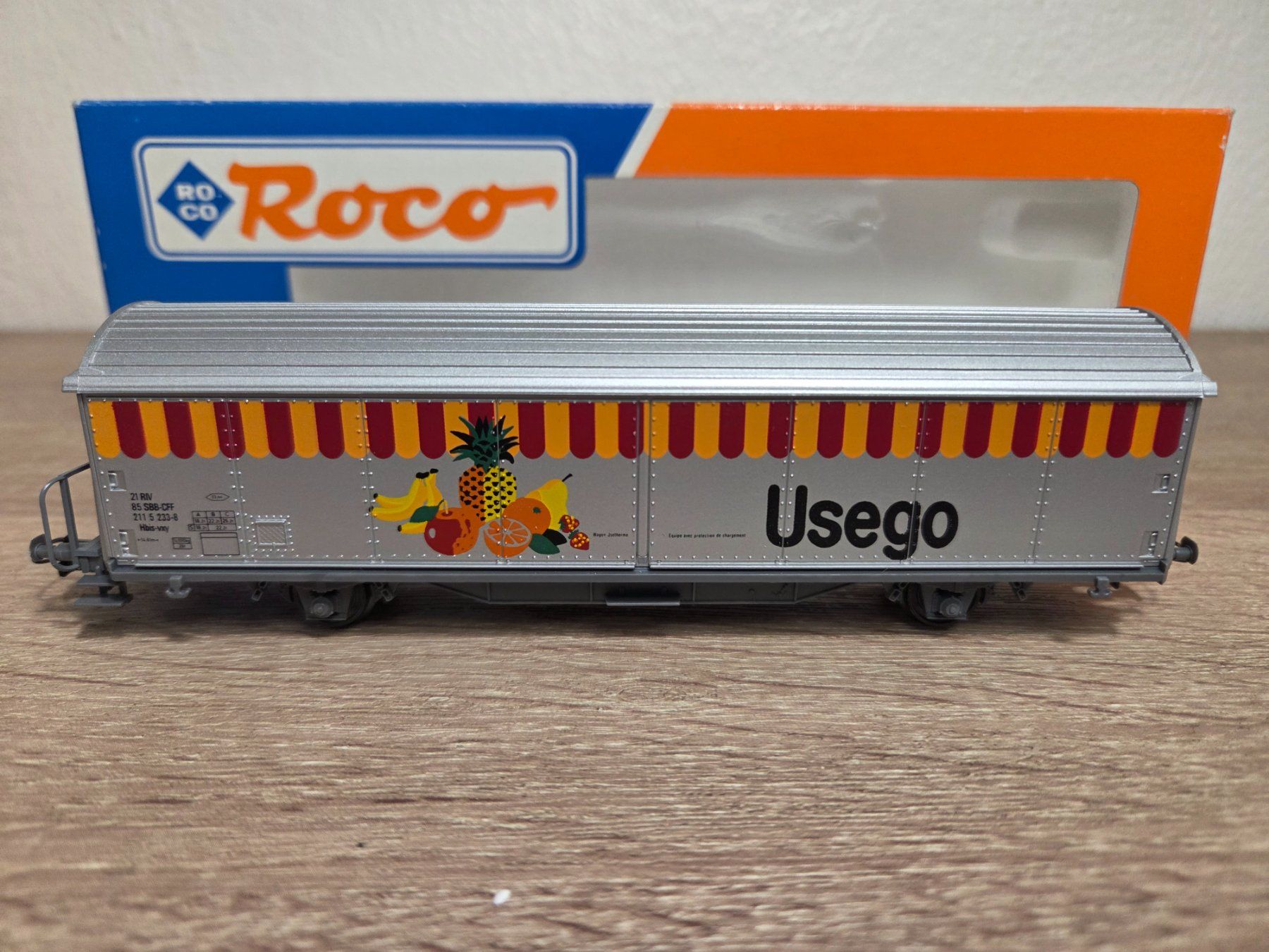 Roco Modellini di ferrovie: Roco 291024 Güterwagen Usego SBB H0 – Nuovo e nell'imballaggio originale da St-Aubin-Sauges venduto da Lo_Go 1