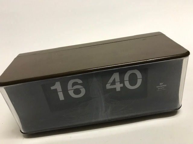 Uhren: Wand-oder Tischuhr Klappzahlenuhr Vedette 70er braun – Gebraucht aus Zürich von gigimai67