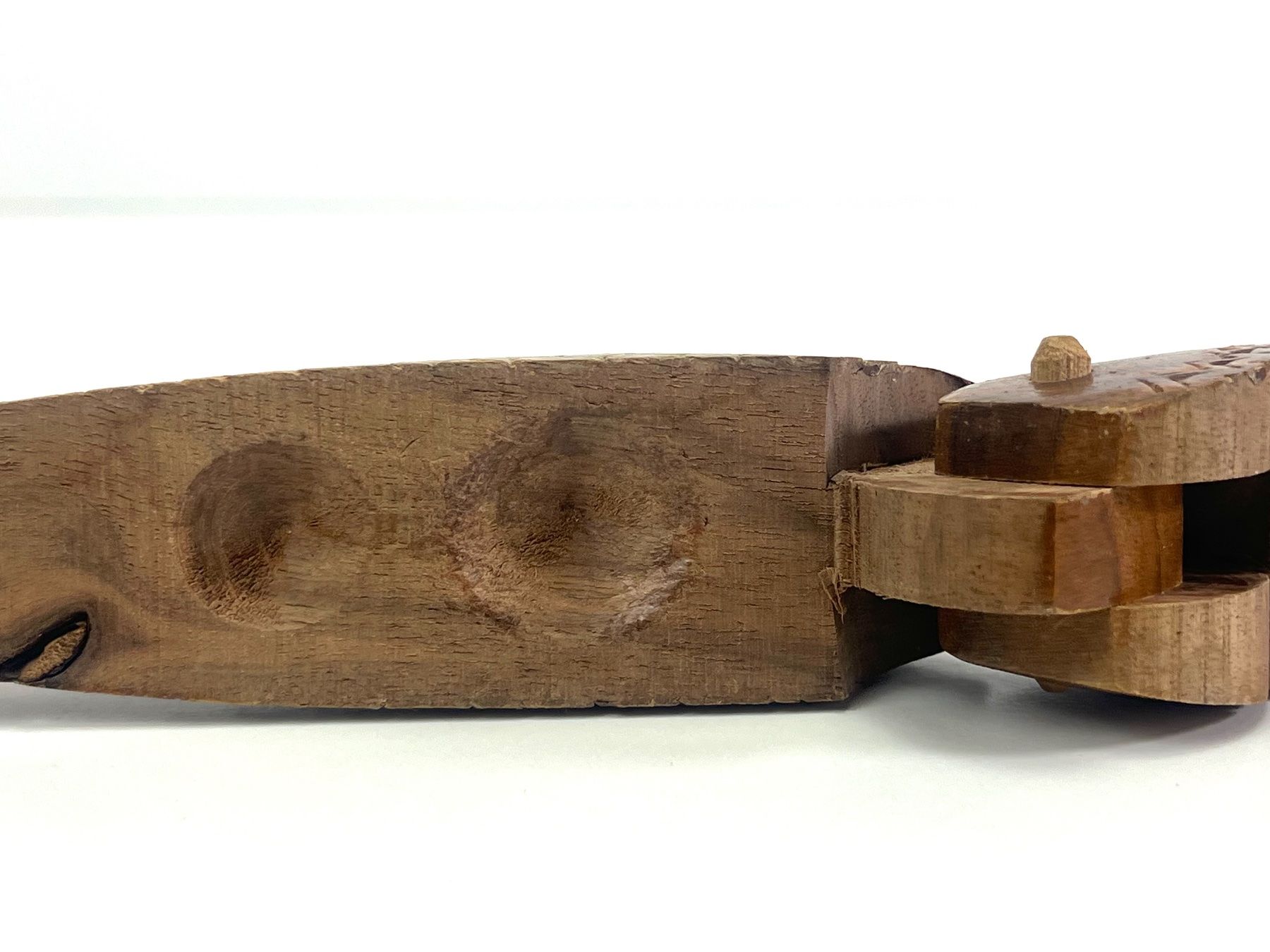 Küchengeräte: Holz Nussknacker Fisch geschnitzt – Gebraucht aus Zürich von Arche_Brockenhaus 7