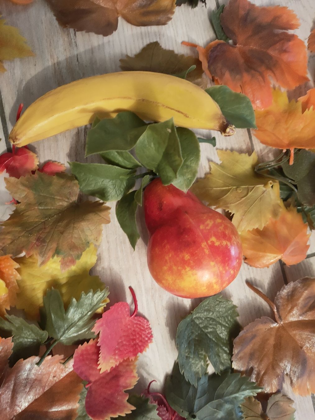 Alle Dekorationen: Herbstdeko Blätter und Früchte  – Gebraucht aus Gipf-Oberfrick von minini 2