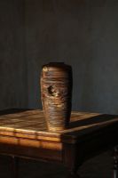 Objet en Bois - Chêne, tourné sur un tour, fumigé.