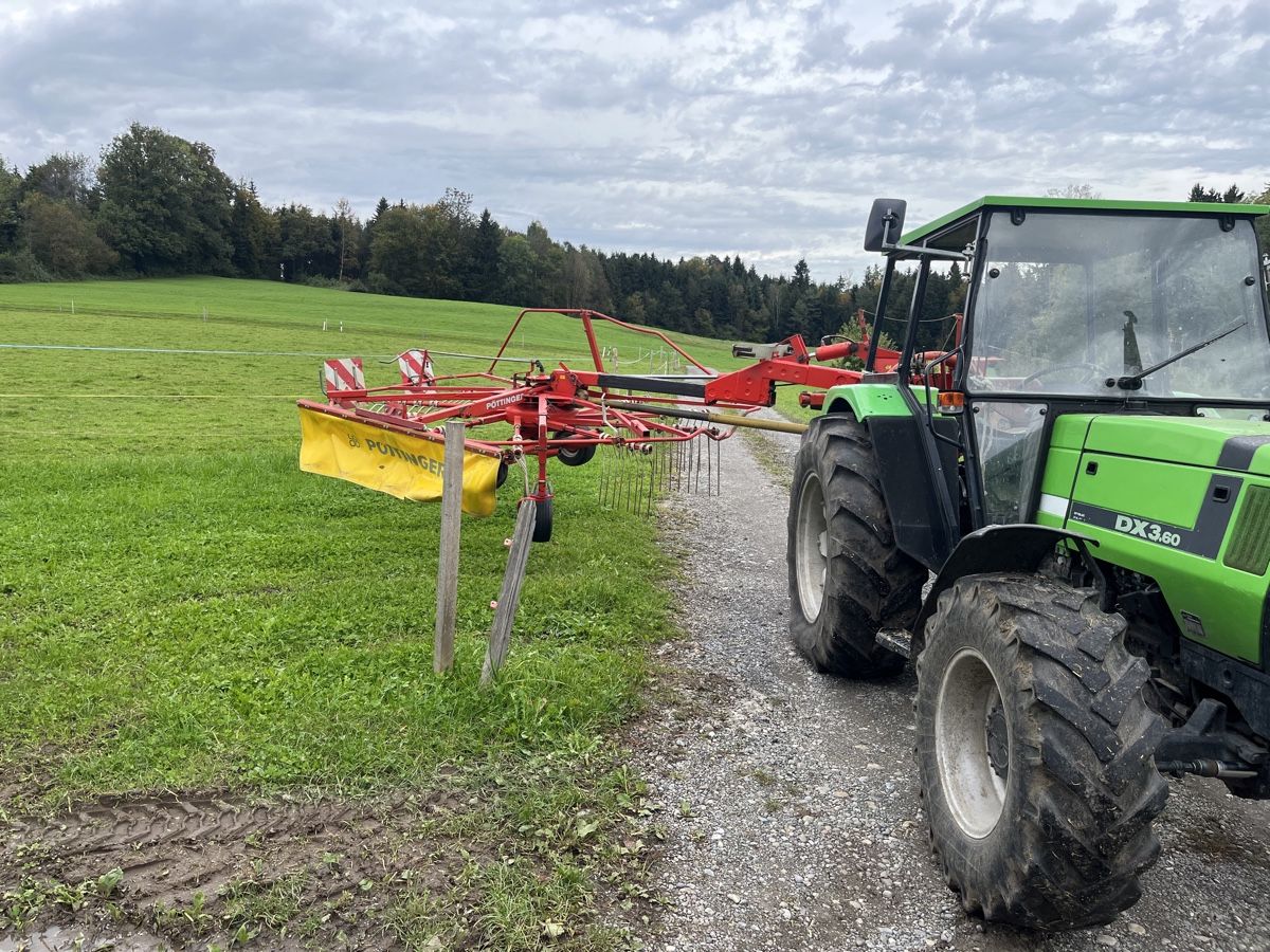 Pöttinger Raccolta foraggio grezzo: Kreiselschwader /Seitenschwader – Usato da Dürnten venduto da  1