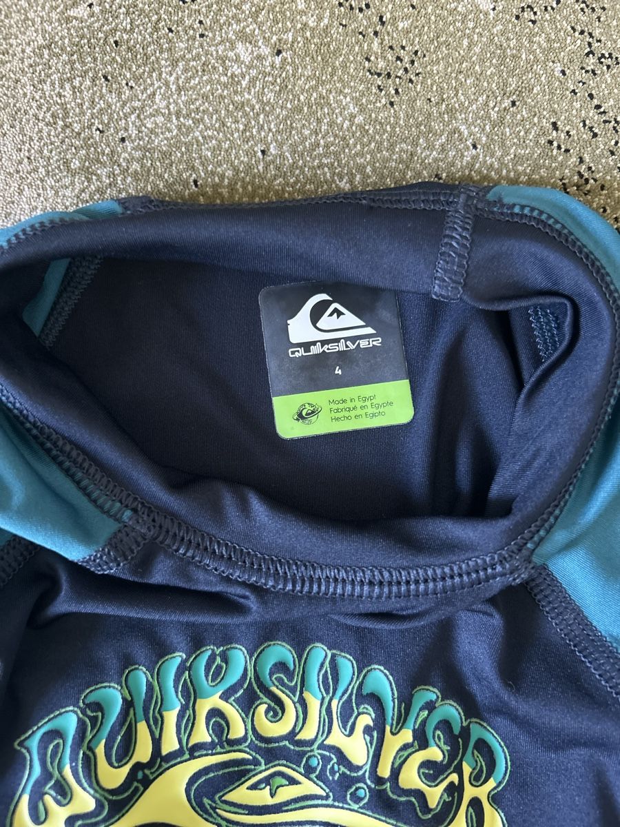 Quiksilver Costumi da bagno: Quicksilver Swimmshirt / UV / Spf 50 / 3-4Y – Usato da Zollikon venduto da JuRock 2