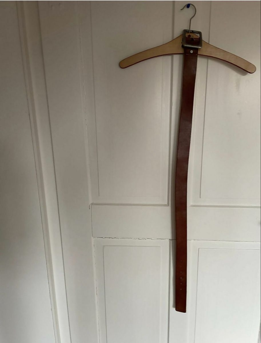 Cinture: GÜRTEL ECHTLEDER 100CM LÄNGE – Usato da Dübendorf venduto da ali_g7p8