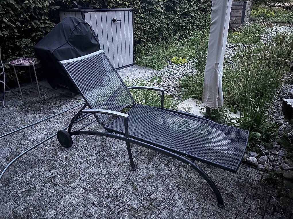 Liegen & Liegestühle: Liegestuhl Metall – Gebraucht aus Netstal von Rebi_Schlumpf
