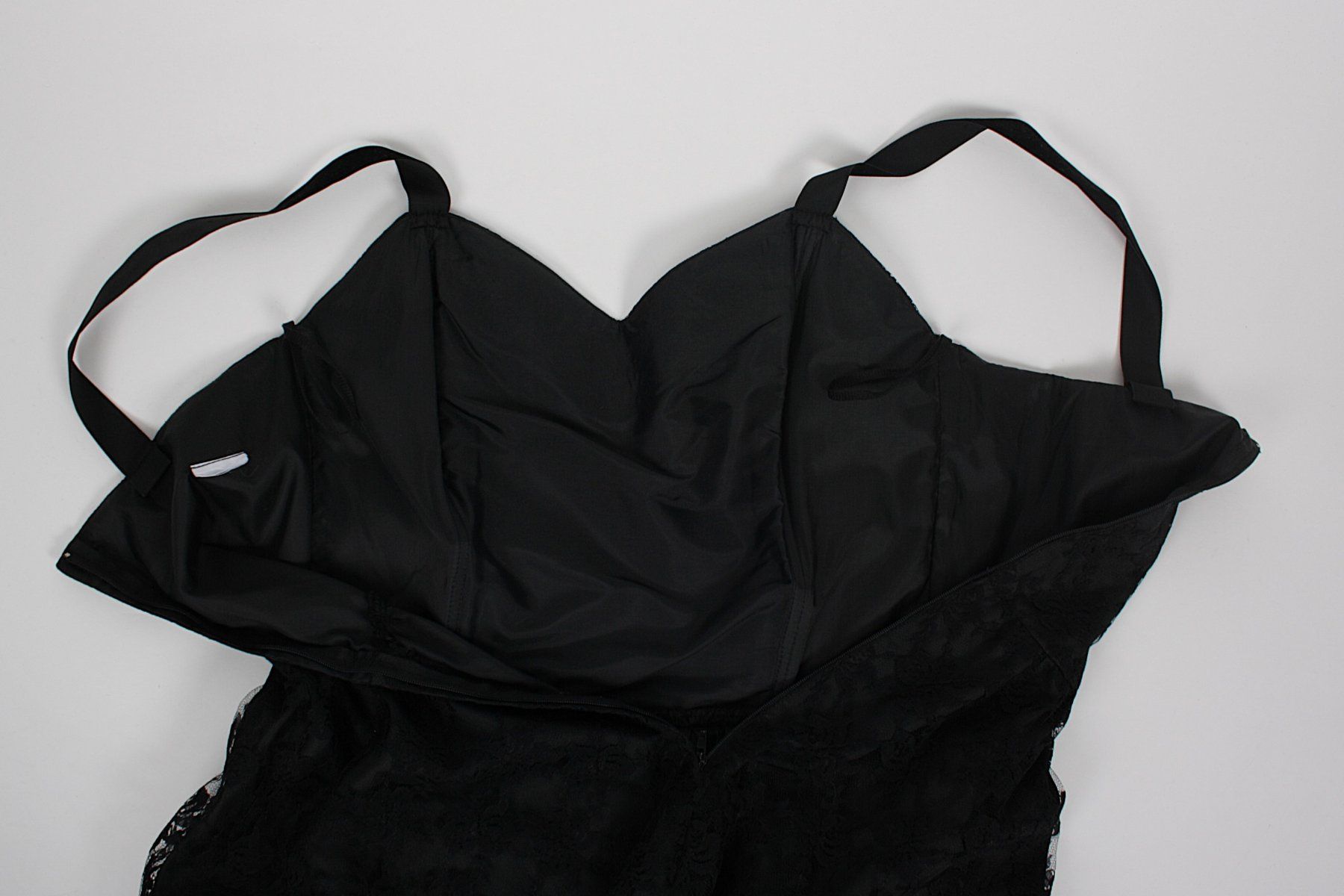 Kleider: Schwarzes Spitzenkleid – Gebraucht aus Zollikofen von Restwert_Zollikofen 5