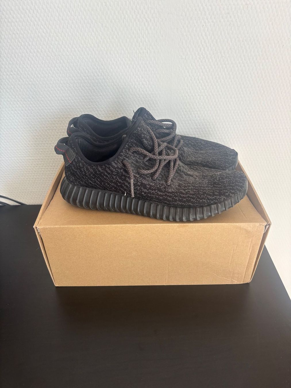Adidas Scarpe da uomo: Yeezy Pirate black – Usato da Bottmingen venduto da phi_5pfs 1