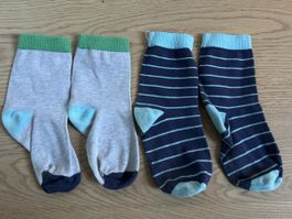 2 Paar Socken Gr 23-26 Kinder