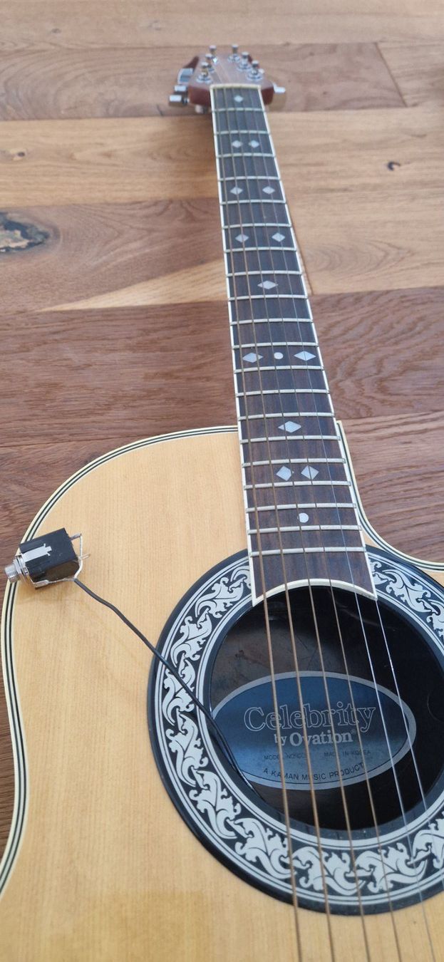 Ovation Musikinstrumente: Gitarre mit Tonabnehmer, Ovation Celebrity – Gebraucht aus Gwatt (Thun) von Hugohabicht101 2