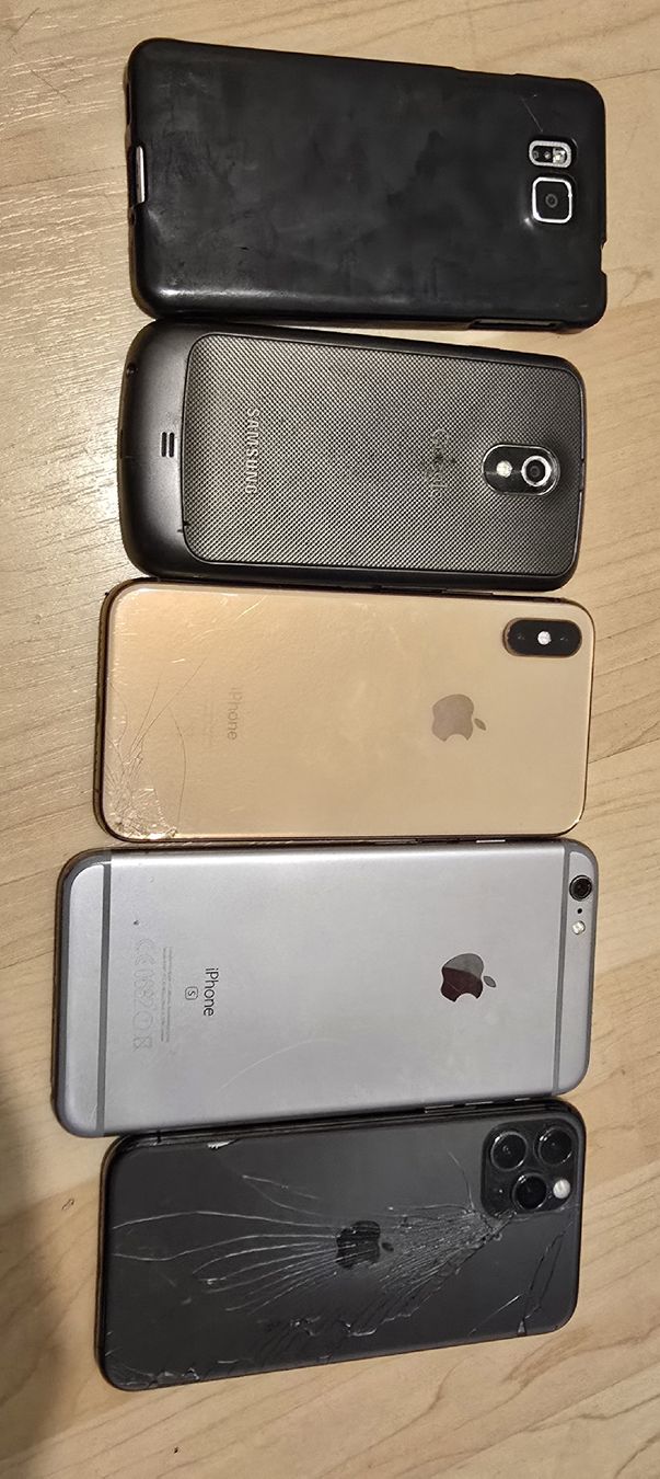 Apple Telefoni cellulari / Smartphones: Used Smartphones Samsung iPhone Lot Broken Condition – Difettoso da Studen BE venduto da tha_dhp8 2