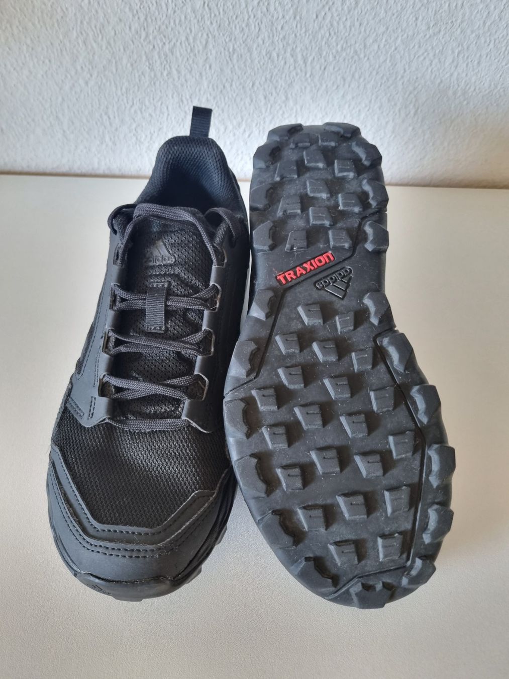 Adidas Scarpe da donna: Adidas Terrex Gr 38 2/3 schwarz NEU – Nuovo (secondo la descrizione) da Frauenfeld venduto da Tausret 1