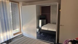 Schrank mit Schiebetüren