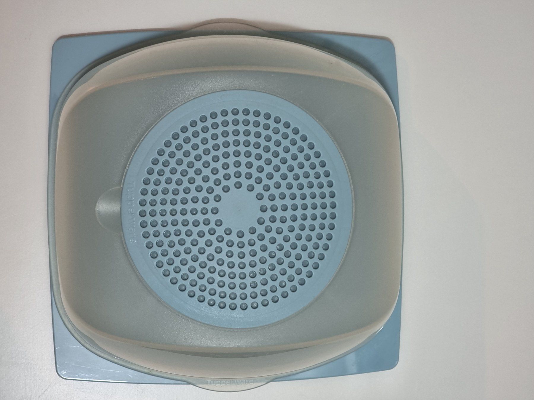 Tupperware Contenitori & Simili: Tupperware Käseglocke ca. 20 cm – Usato da Chur venduto da hungerj 3