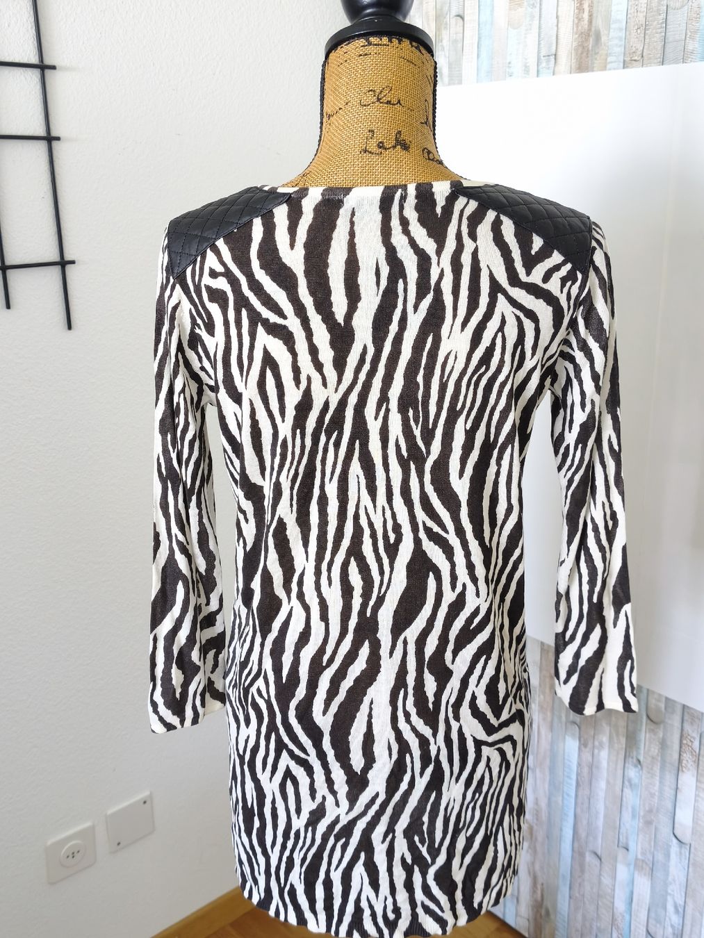 H&M Maglioni & Felpe: Damen Pullover H&M Zebra Muster Grösse XS neuwertig – Nuovo (secondo la descrizione) da KRIENS venduto da Franzy_Blond10 2