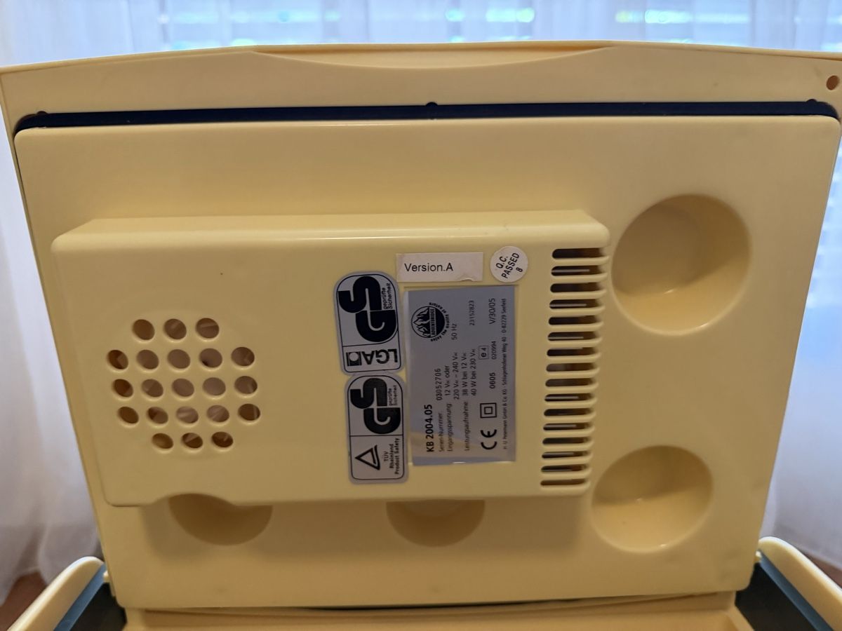 Frigoriferi & Refrigeratori: Mobile elektrische Kühlbox – Usato da Balgach venduto da fal_qdf7 6