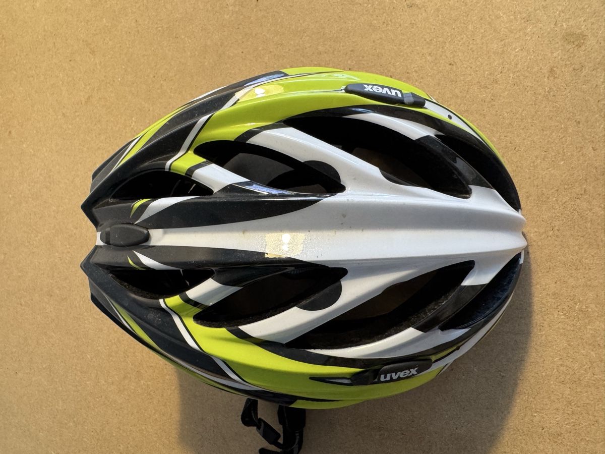 Uvex Caschi: Uvex Fahrradhelm  – Usato da Zürich venduto da mat_rw96 1