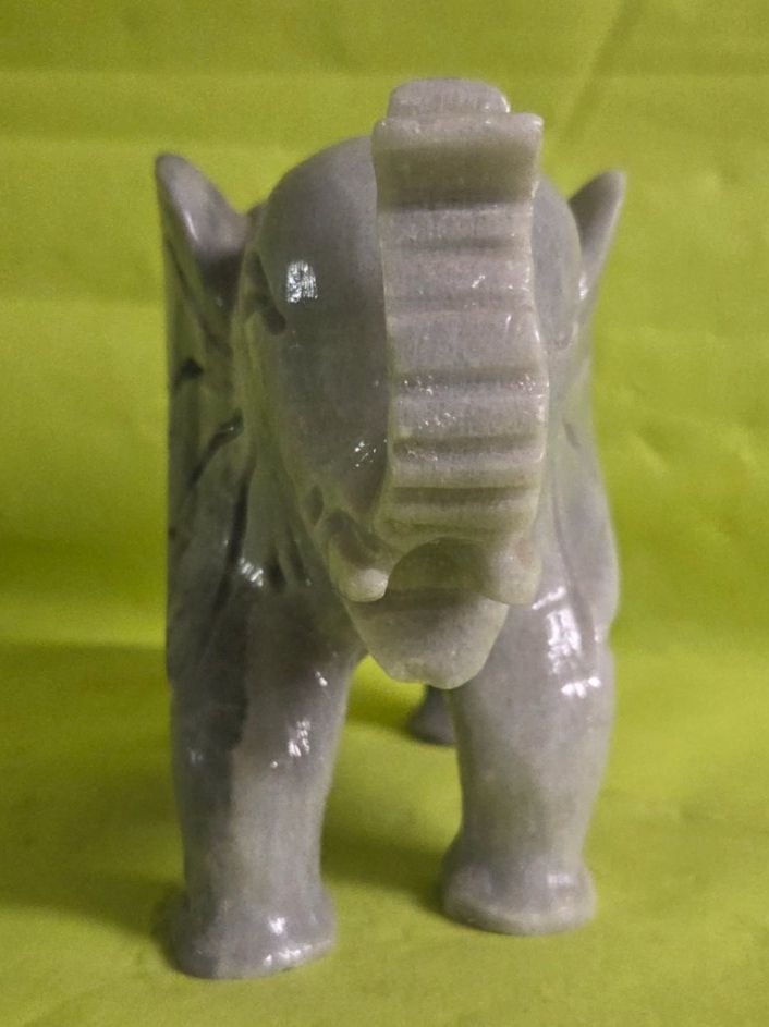 Sculture & Statue: Schöner Elefant aus Marmor 12cm – Nuovo (secondo la descrizione) da Roggliswil venduto da Mabelco 1
