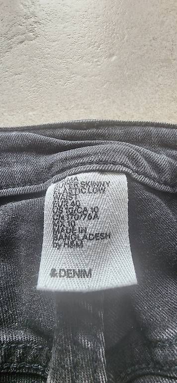 Pantaloni: Schwangerschaftshose Gr40 eher kleiner – Usato da Obfelden venduto da iNe29 1