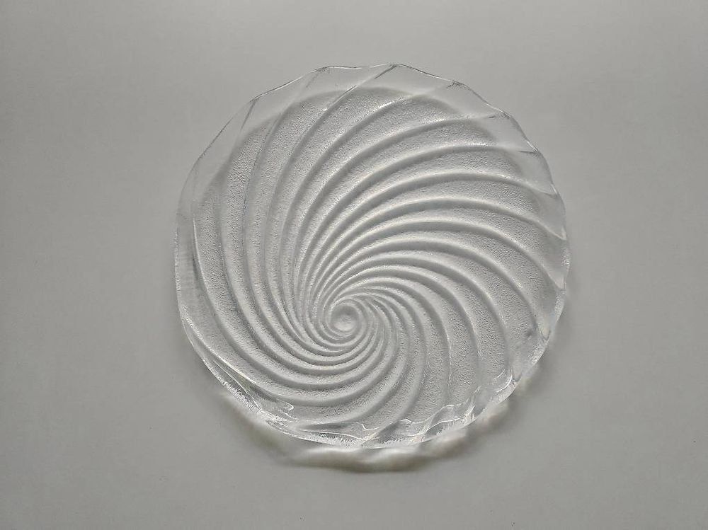 Servierplatten: Schöne Glas Tortenplatte – Gebraucht aus Dättlikon von Wundertuete_