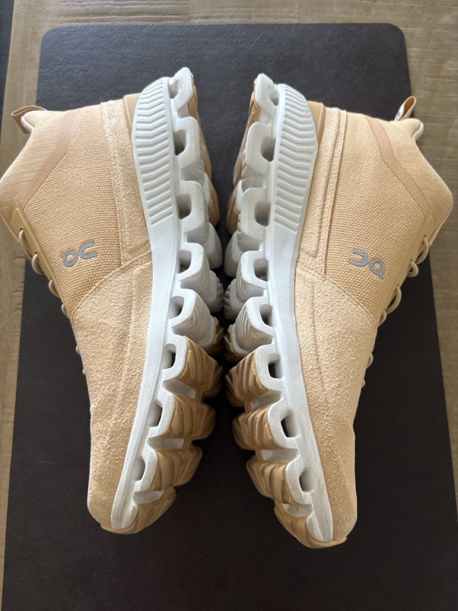 On Chaussures hommes: ON Cloud Schuhe Beige EUR 40.5 neu – D'occasion à Rüthi (Rheintal) par MissCasanova 1