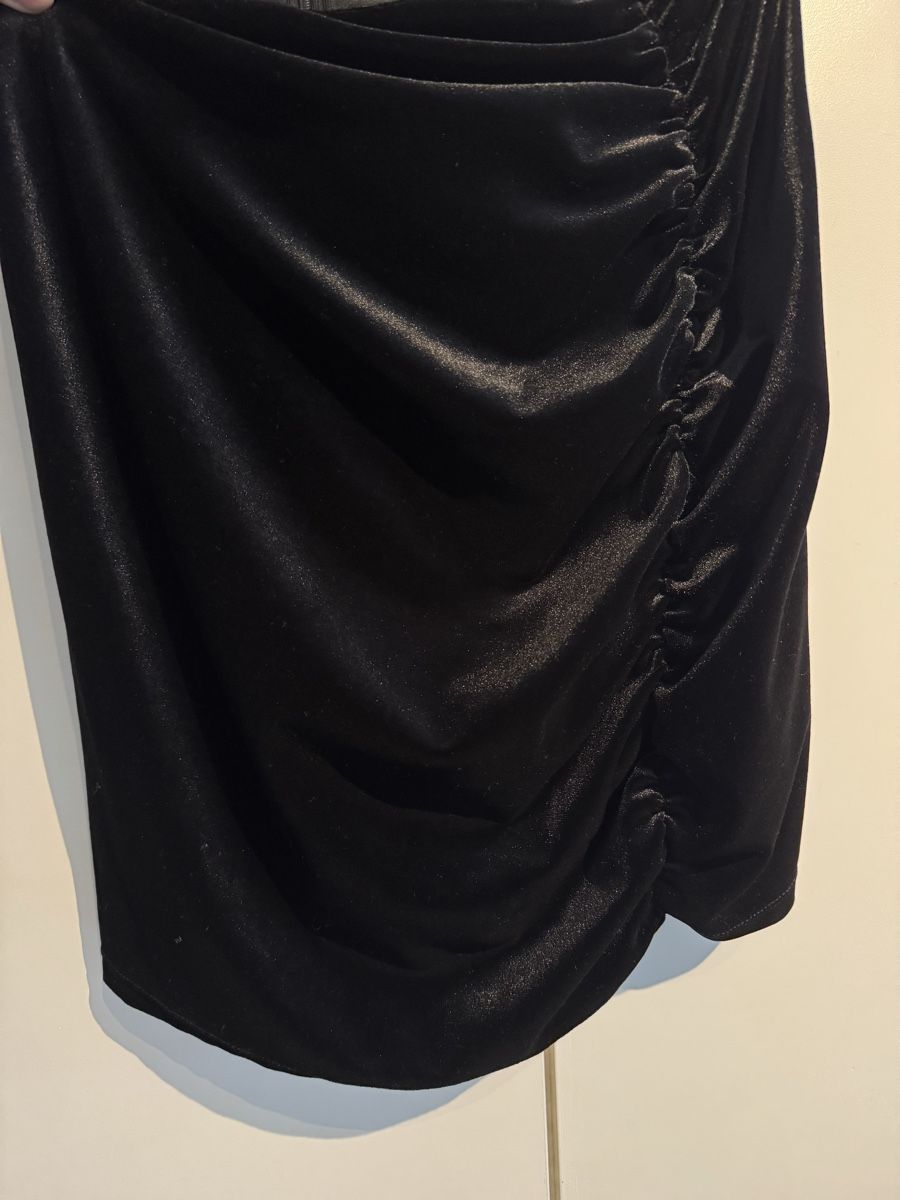 Zara Vestiti: Mini-robe noire Zara en velours - Taille M – Usato da Genève venduto da sar_852v 4