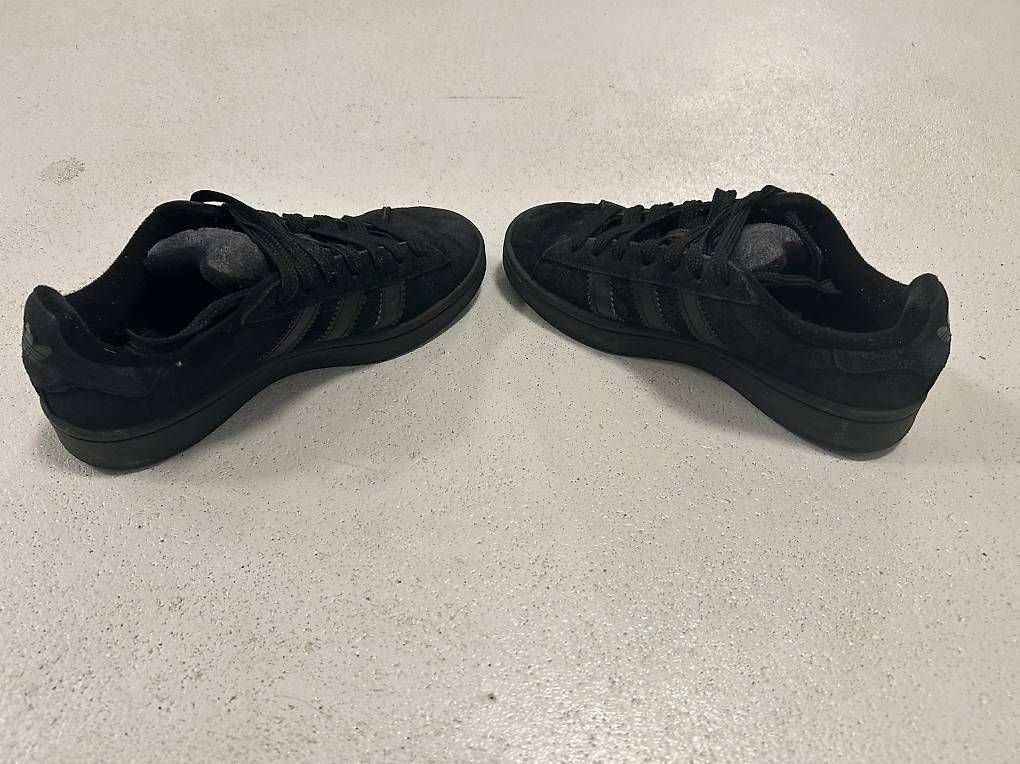 Scarpe da donna: Nike Sneakers schwarz Gr. 38 – Usato da Thalheim an der Thur venduto da Iselisberger 2