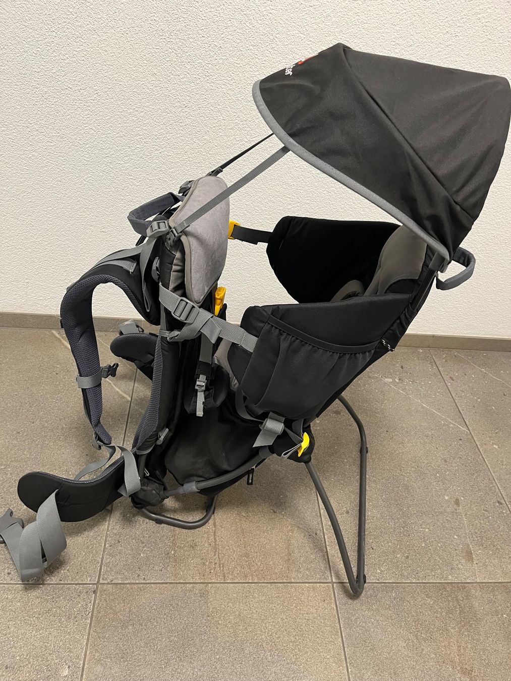 Deuter Marsupi portabebè: Deuter Kindertrage grau – Usato da Winterthur venduto da WintiSommer 1