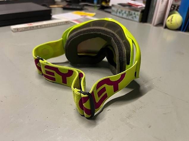 Lunettes & Verres: Masque de ski Oakley Crowbar – D'occasion à Fenil-sur-Corsier par hooger.booger 1