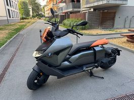 BMW CE 04 2023  Version 31 kW  ABS Pro Poignées chauffantes